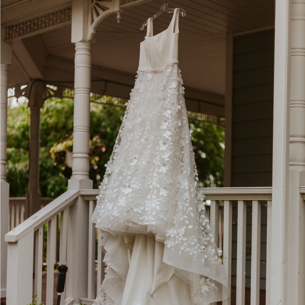 Rare Colby John White 3D Floral Wedding Dress